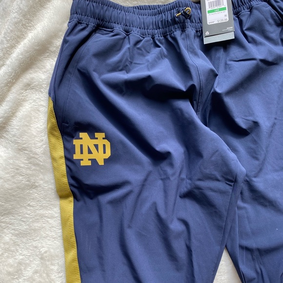 Mens Notre Dame Under Armour Recovery athletic sweats - Picture 2 of 3